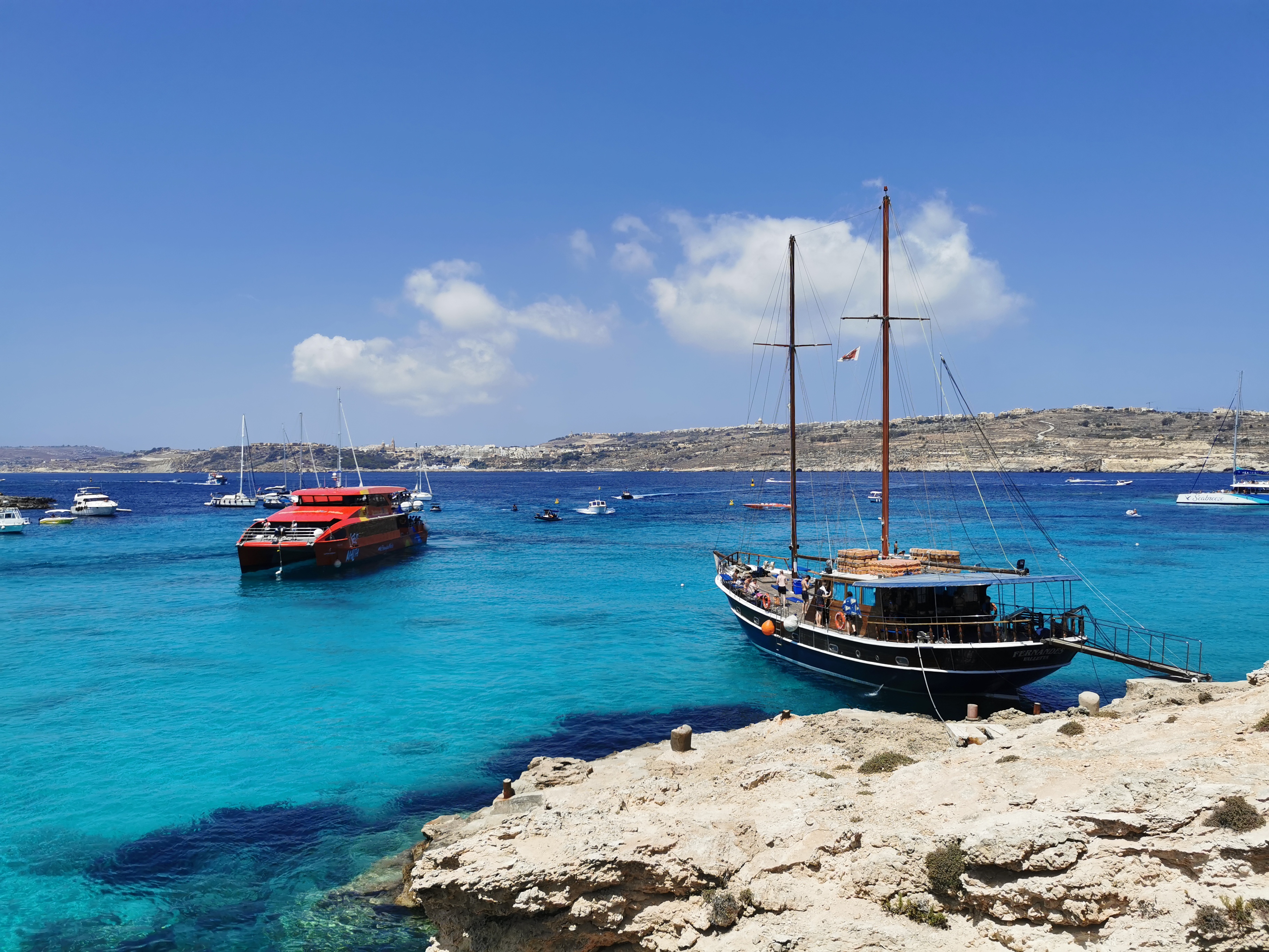 4 Comino hop-on hop-off.jpg