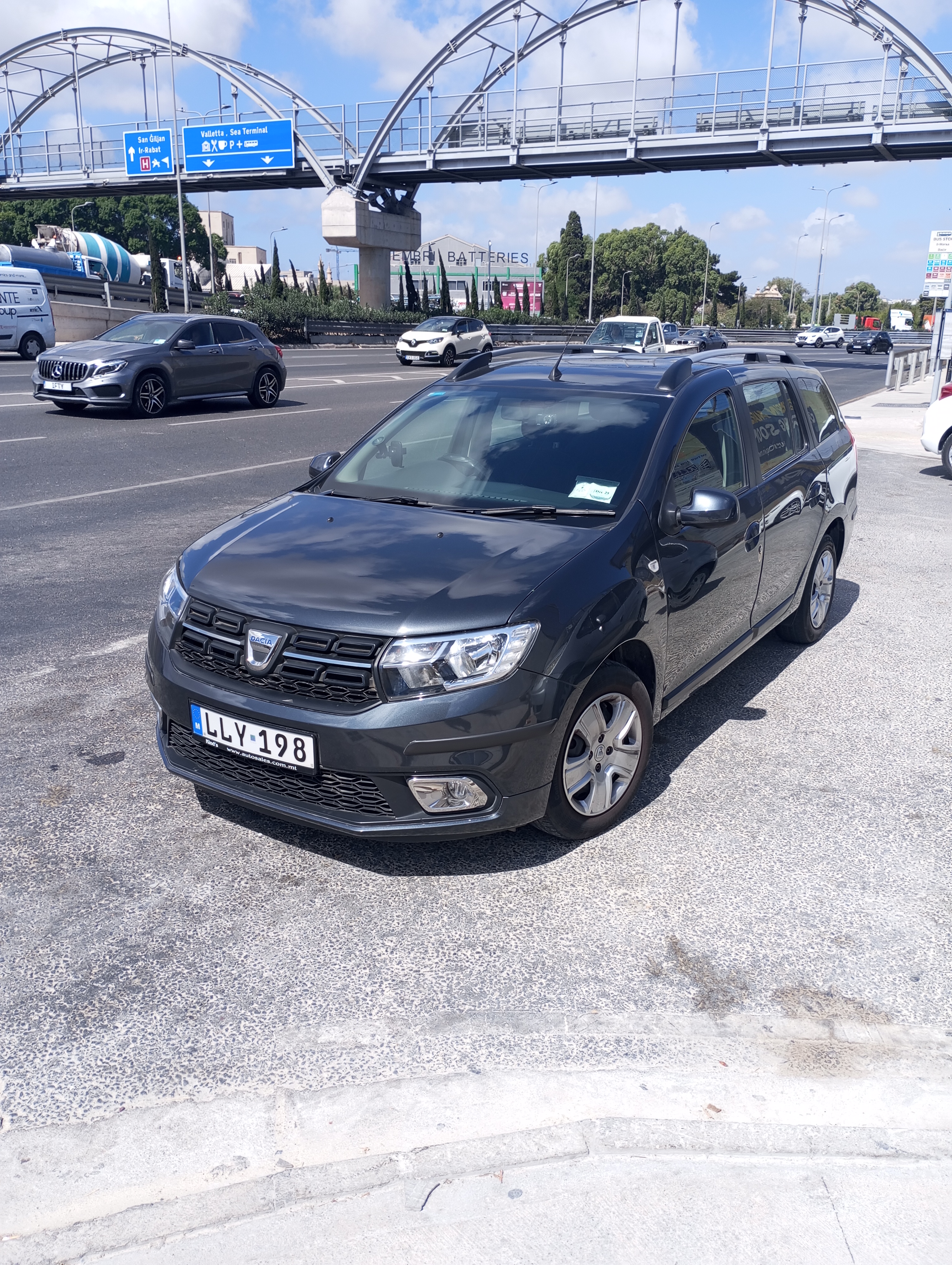 DACIA PIC.jpg