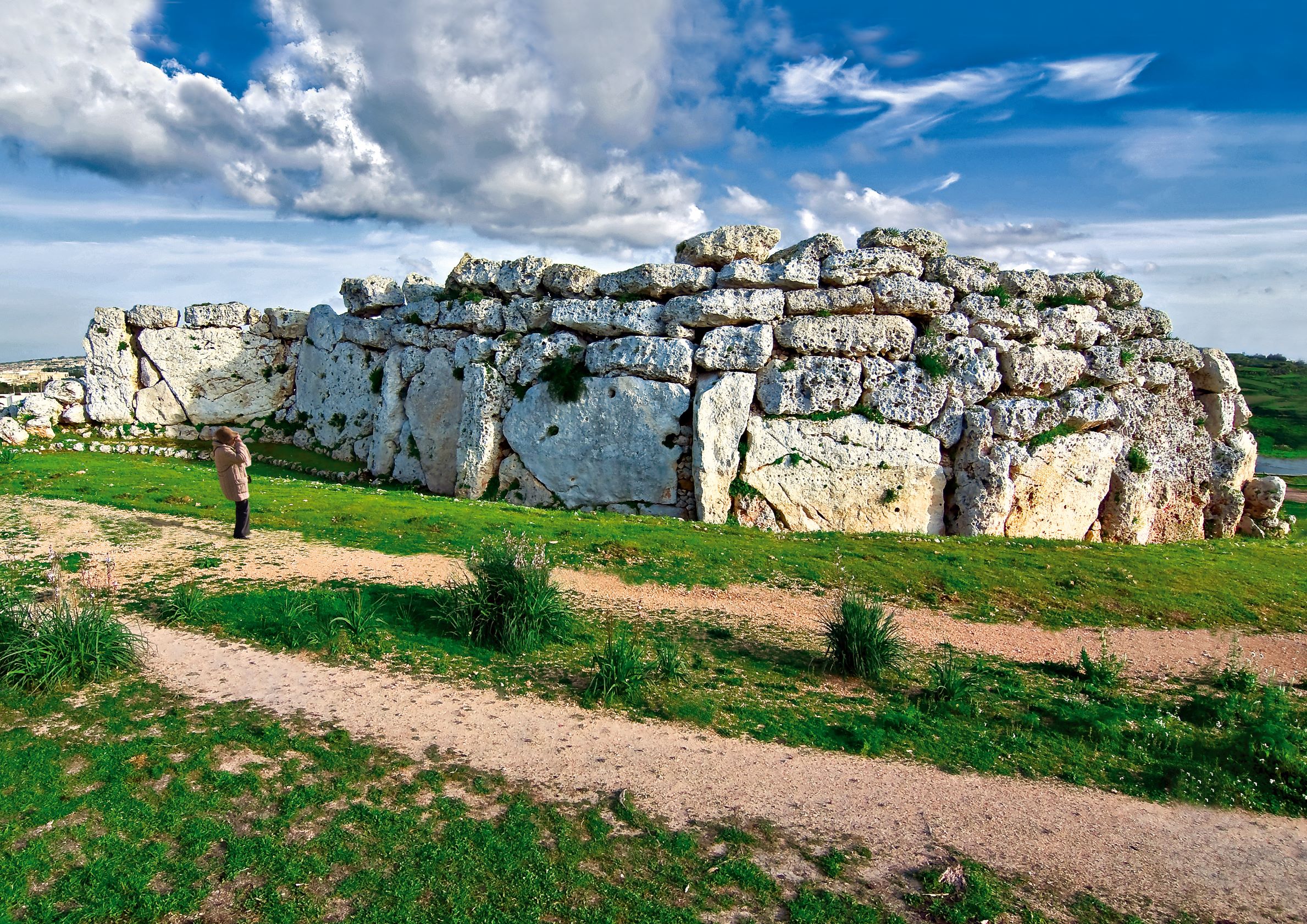 3 Ggantija_Temples_1.jpg