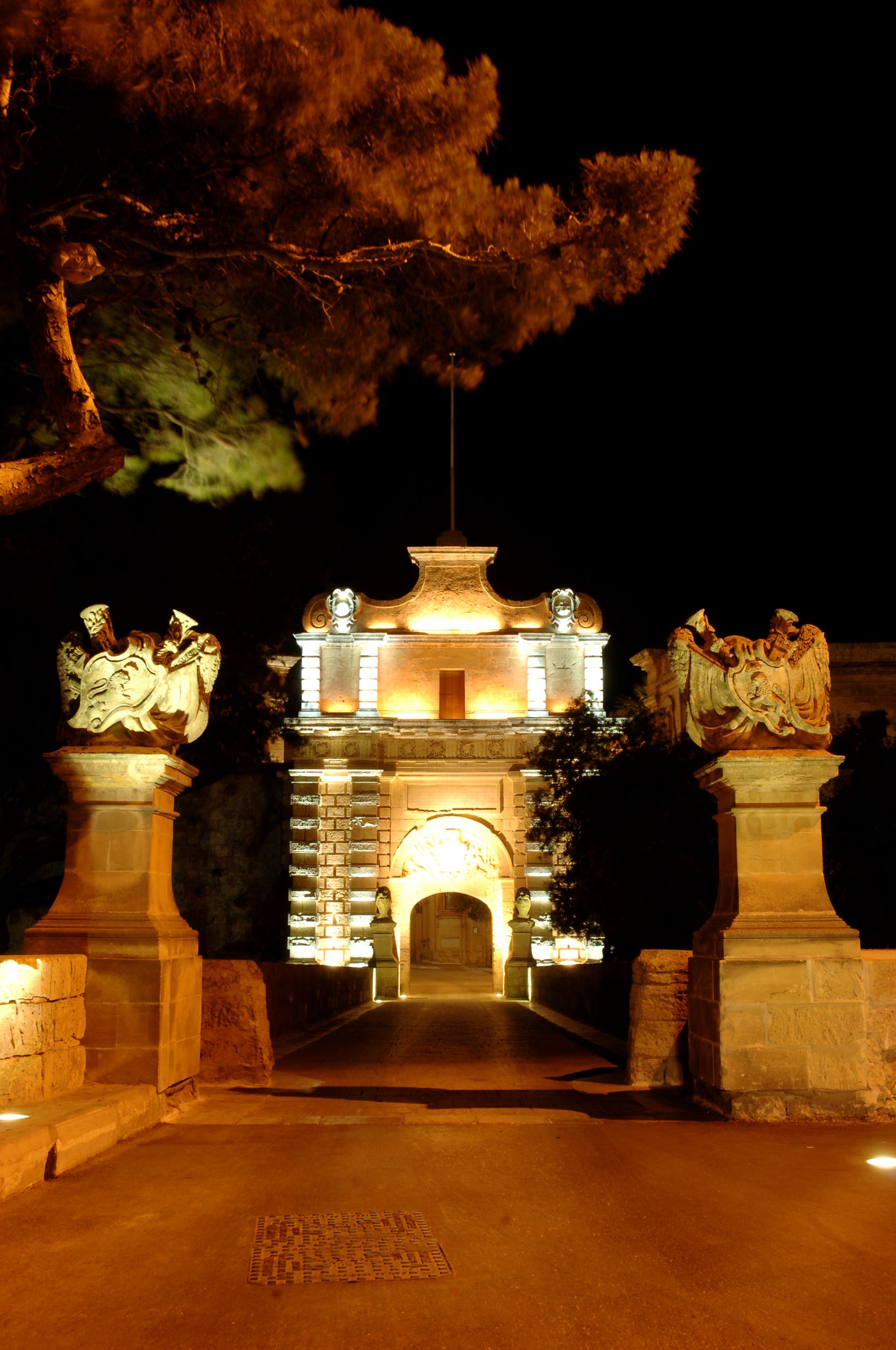 5 Mdina_Gate_10.jpg